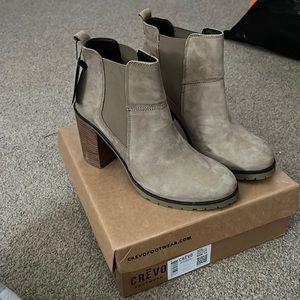 crevo bootie never worn size 10!!!